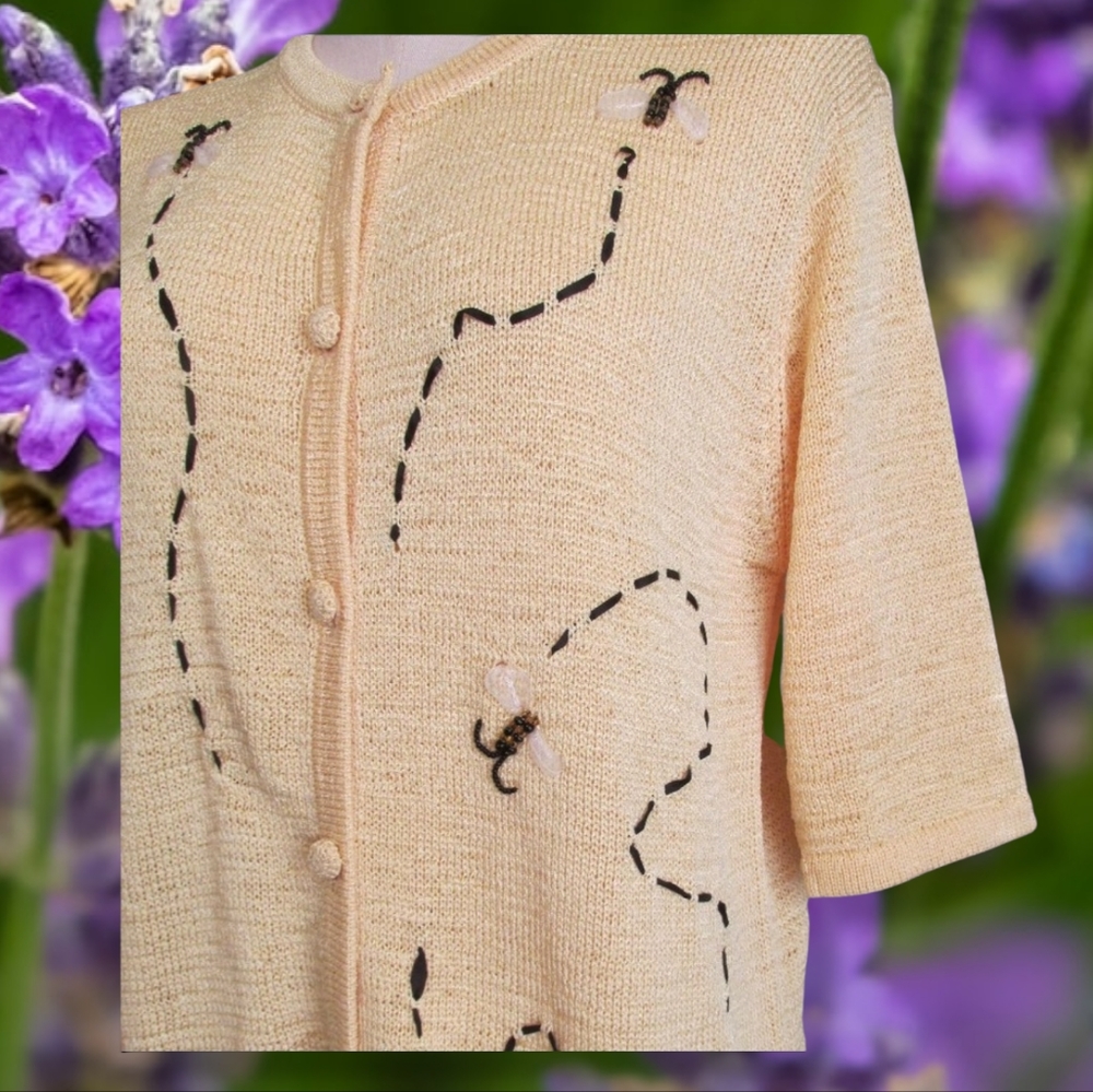 Vintage Short Sleeve Bee Sweater - Picture 3 of 4
